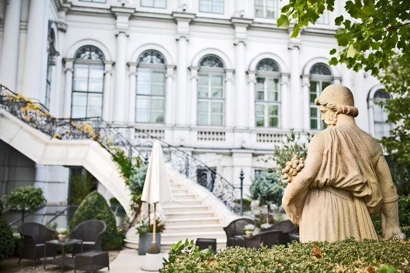 هتل Palais Coburg