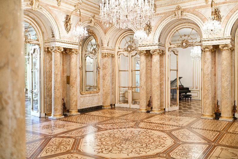 هتل Palais Coburg