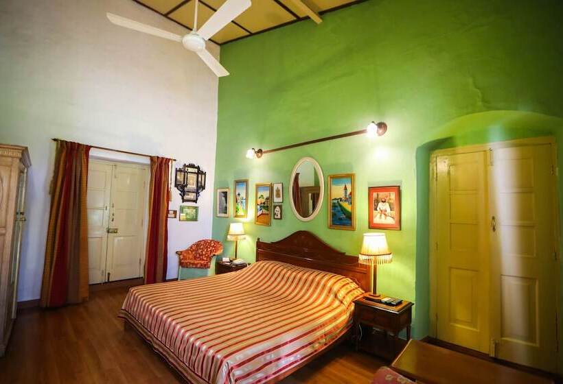 فندق Welcomheritage Connaught House