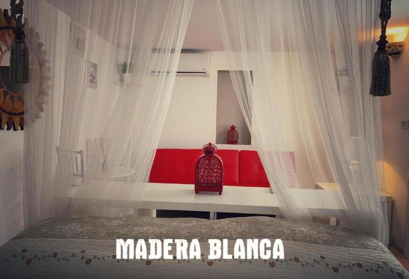 مبيت وإفطار Madera Blanca