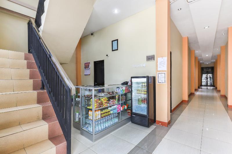 هتل Reddoorz Near Wisma Cahaya Abadi Sepinggan Airport Balikpapan