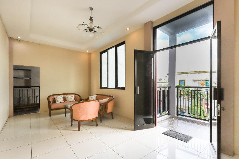 هتل Reddoorz Near Wisma Cahaya Abadi Sepinggan Airport Balikpapan