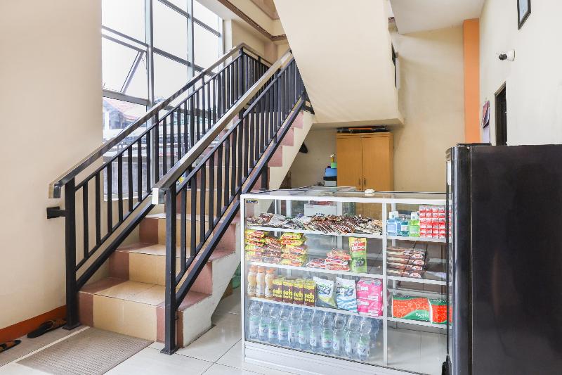 هتل Reddoorz Near Wisma Cahaya Abadi Sepinggan Airport Balikpapan