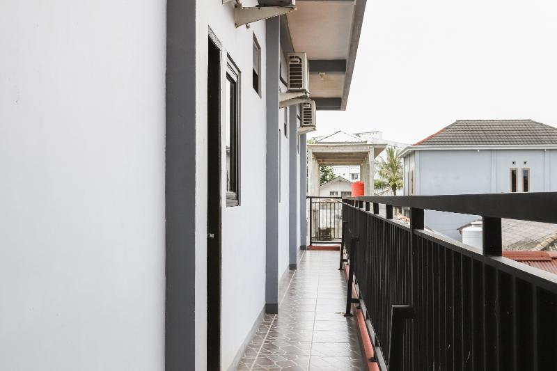 هتل Reddoorz Near Wisma Cahaya Abadi Sepinggan Airport Balikpapan