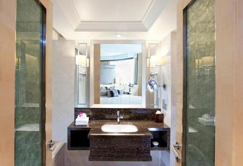 هتل Dorsett Grand Subang