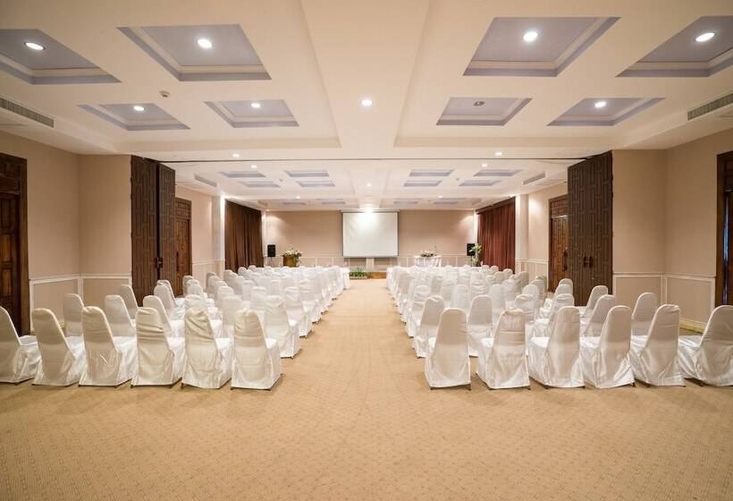 هتل Khaolak Emerald Beach Resort And Spa