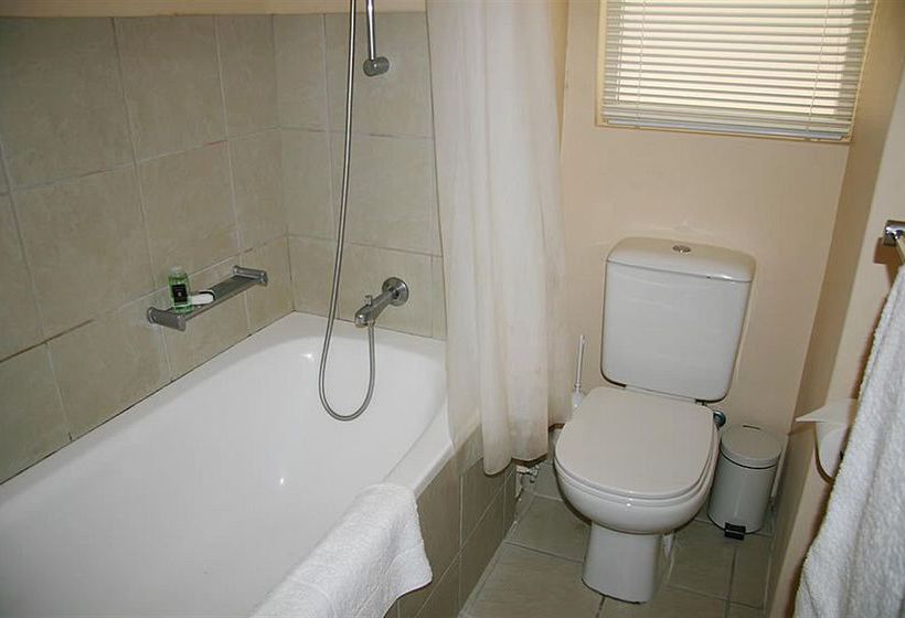 בית מלון כפרי Mouille Point Village