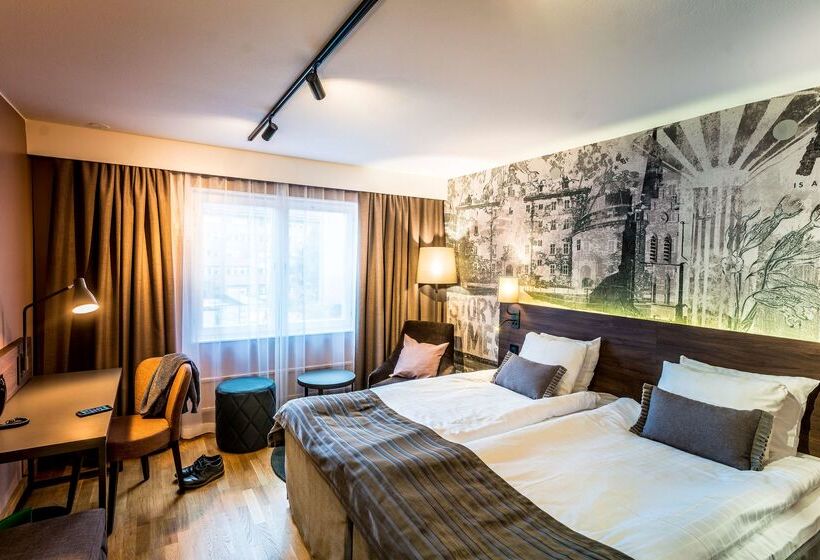 هتل Scandic Grand