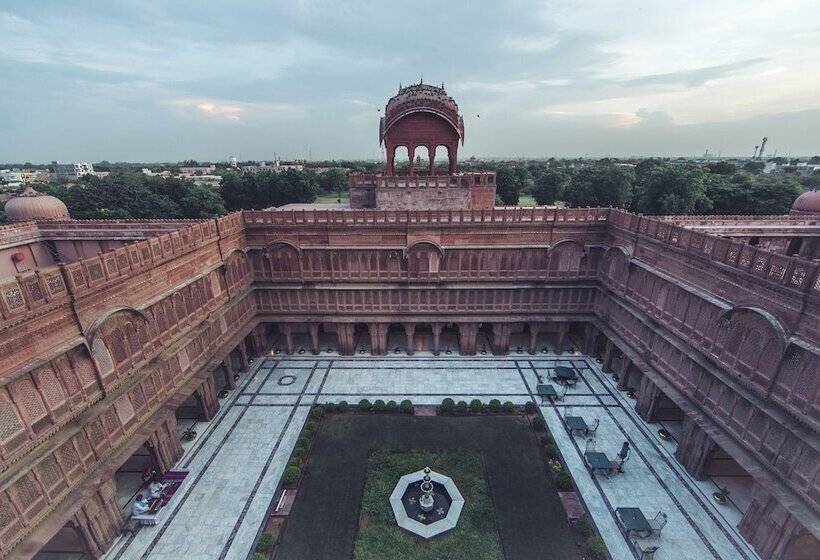 فندق The Laxmi Niwas Palace