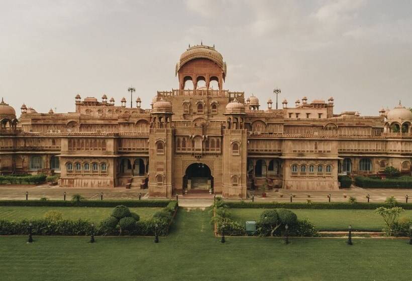 فندق The Laxmi Niwas Palace