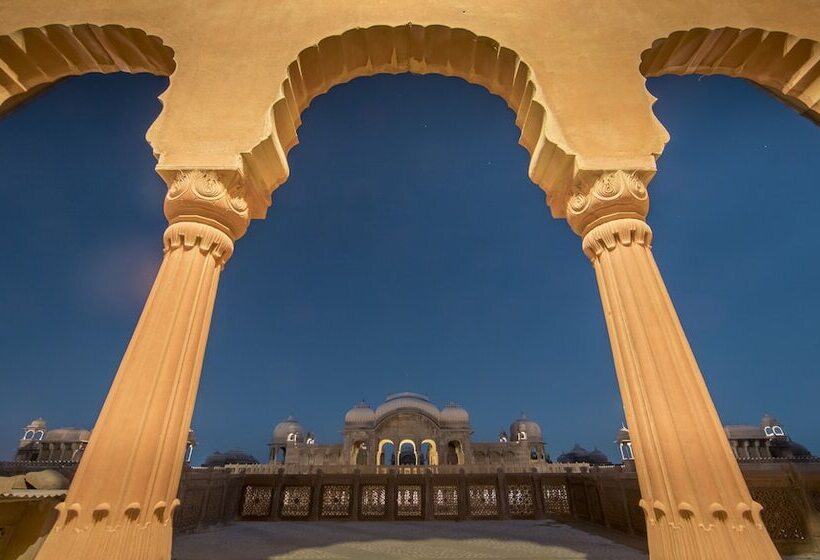 فندق The Laxmi Niwas Palace