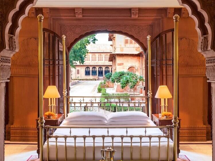 فندق The Laxmi Niwas Palace