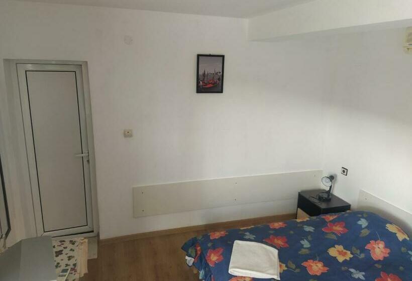 پانسیون Eli Guest House