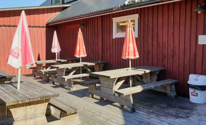 فندق صغير Skutskepparn Kuststation