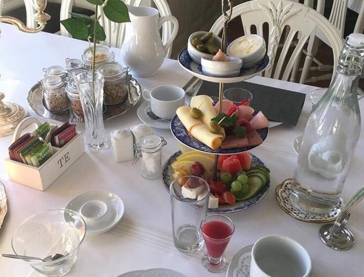 مبيت وإفطار Wedevågs Herrgård