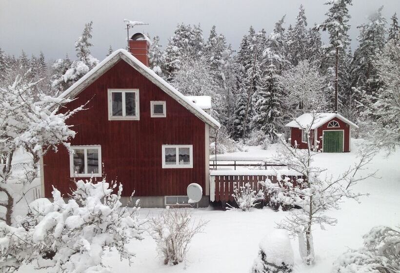 بنسيون Eriksmåla Art Residence
