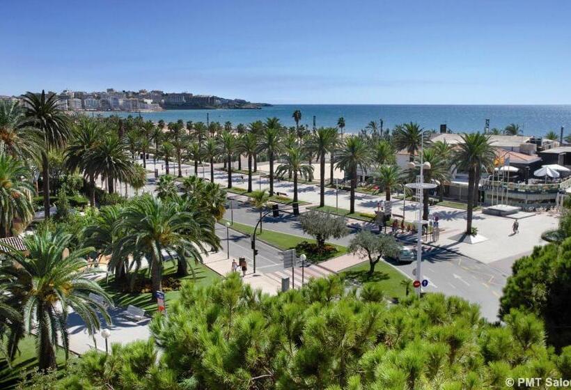 هتل Camping & Resort Sangulí Salou
