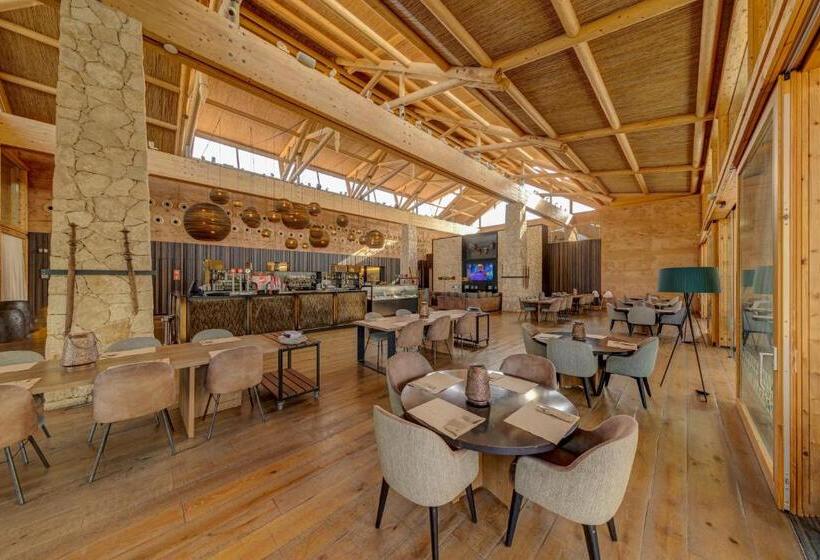 هتل Camping & Resort Sangulí Salou