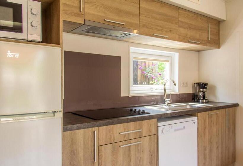 هتل Camping & Resort Sangulí Salou
