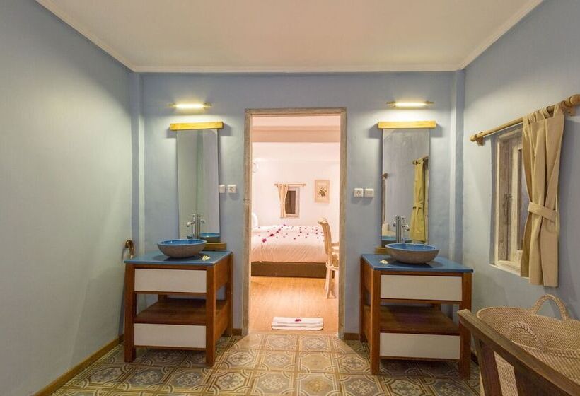 تختخواب و صبحانه Villa Shelra