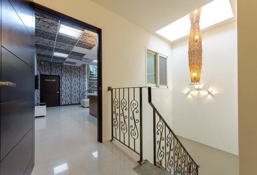 پانسیون T.t. House