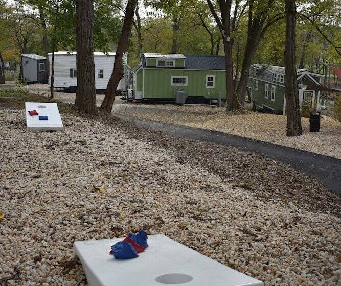 אתר נופש Tiny Estates Tiny Homes