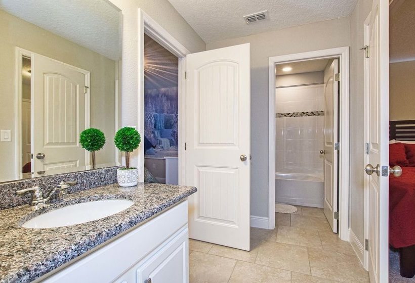 Solterra  6 Bedrooms House W/pool7040sr