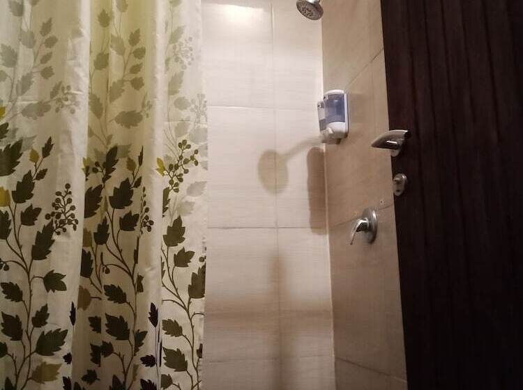 تختخواب و صبحانه Zifa Kuta Lombok
