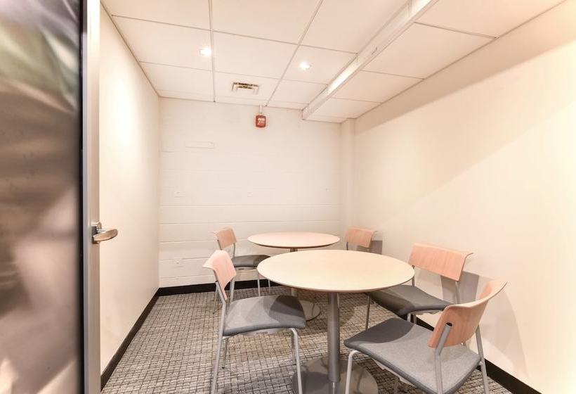 Global Luxury Suites At Emerson Place