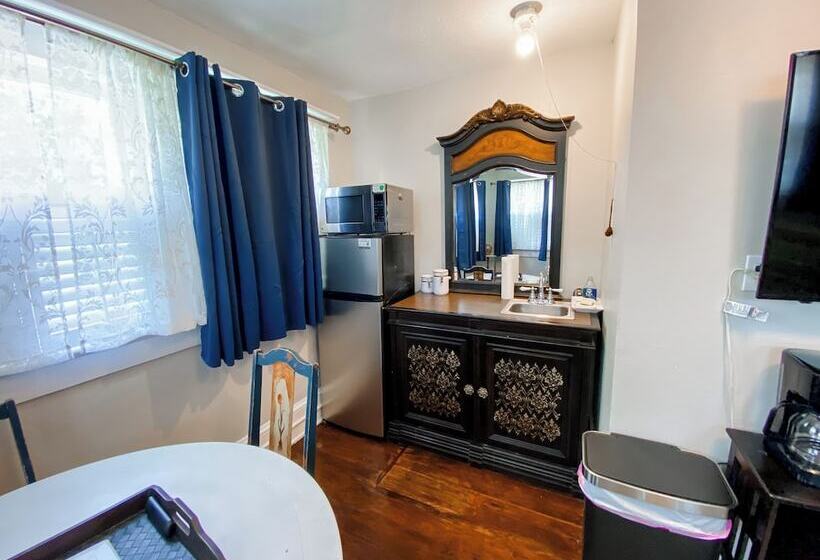 هتل Park Place Inn And Cottages