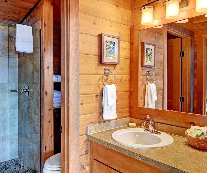 فندق Snug Harbor Resort