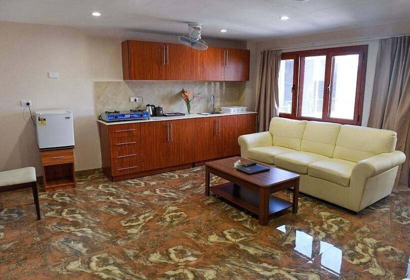 هتل The President