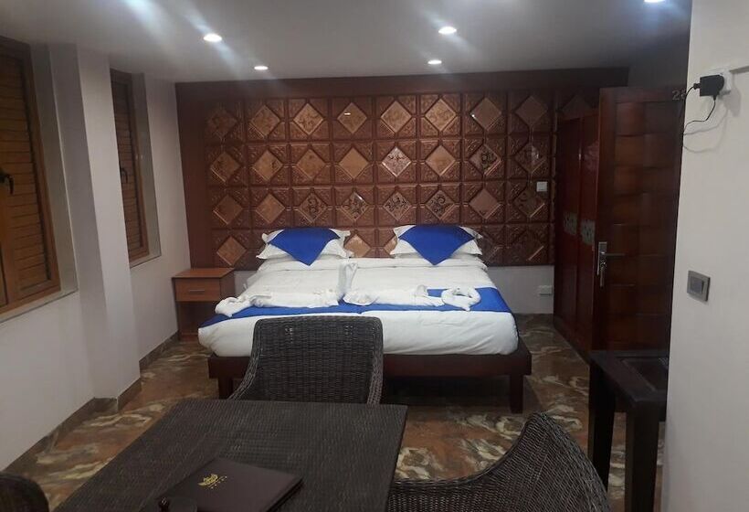 هتل The President