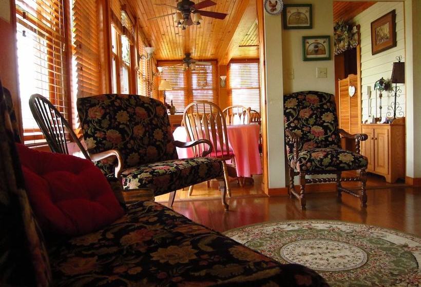 بنسيون Cottages On Main