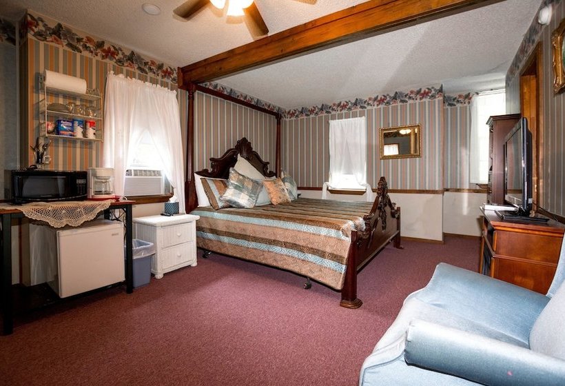 بنسيون Cottages On Main