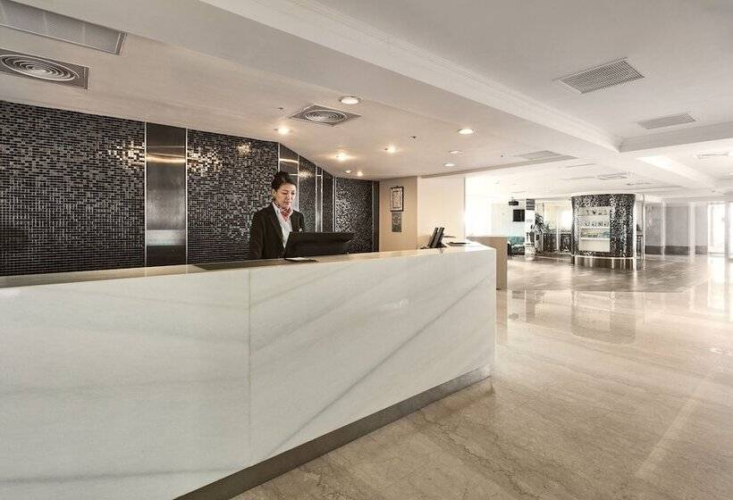 هتل Beach Resort Green Bay