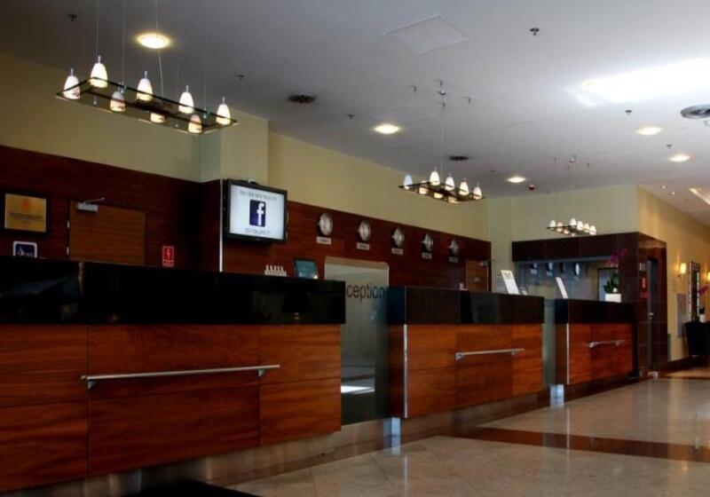 هتل Courtyard By Marriott Warsaw Airport