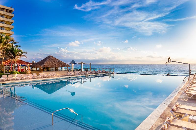 هتل Crown Paradise Club Cancun   All Inclusive