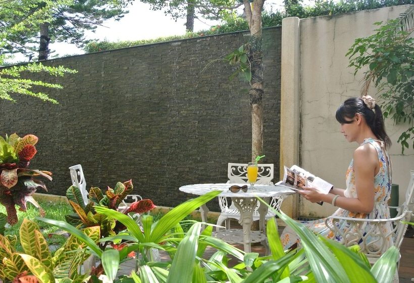 هتل Howard Beach Resort Kenting