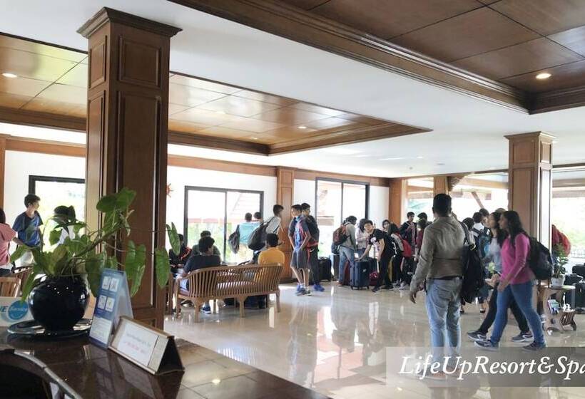 هتل Life Up Resort And Spa