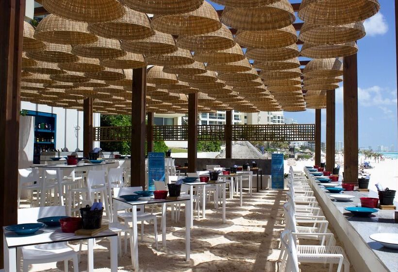 هتل Live Aqua Beach Resort Cancun