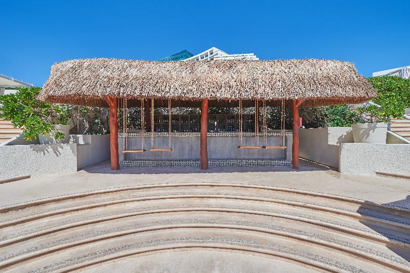 هتل Live Aqua Beach Resort Cancun