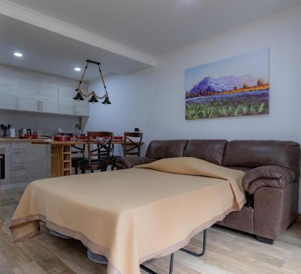 Etnias Apartments