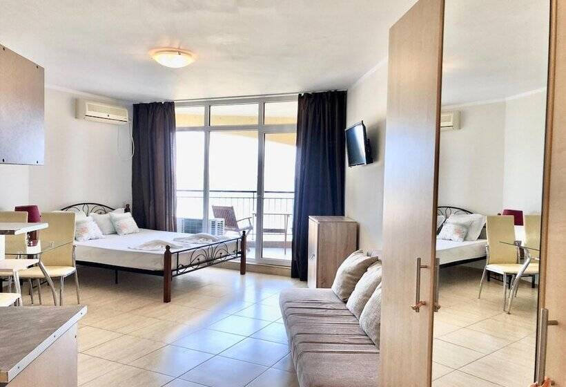 هتل Menada Grand Resort Apartments