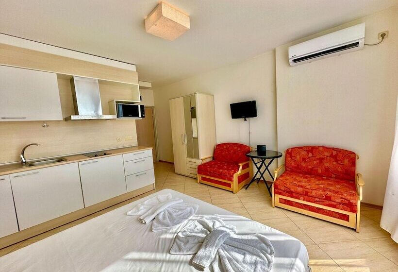 هتل Menada Grand Resort Apartments