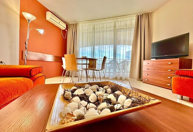 هتل Menada Grand Resort Apartments