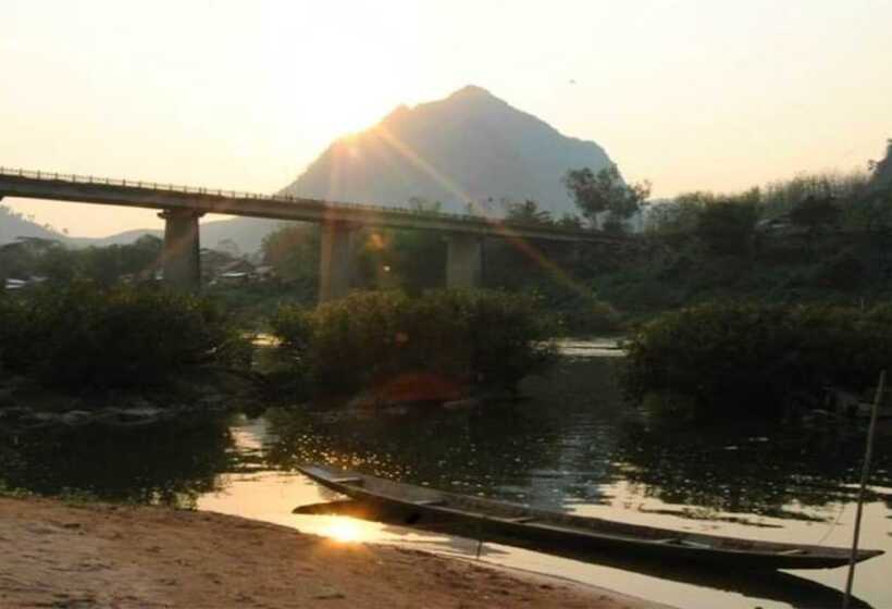 هتل Nong Kiau Riverside