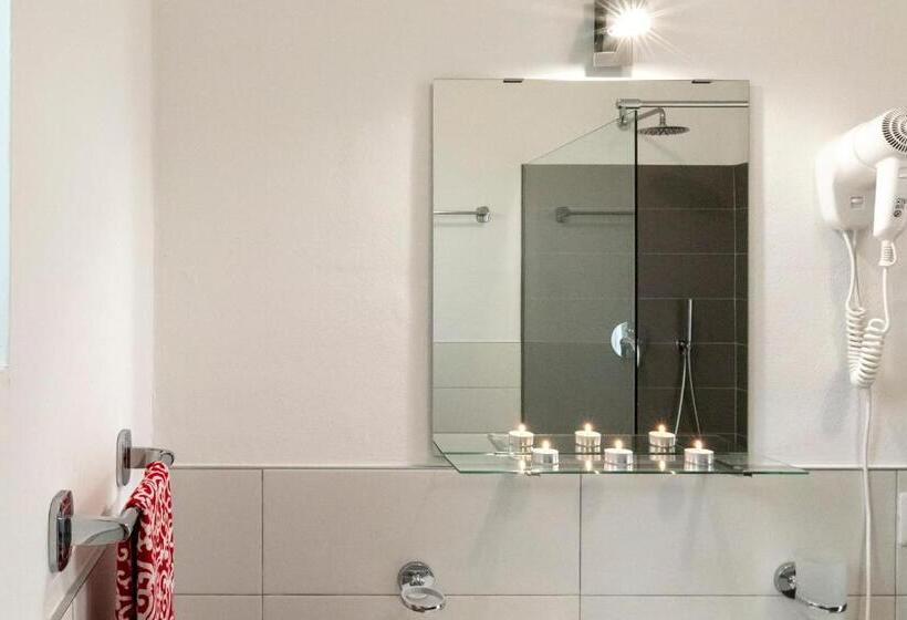 La Collinetta Apartments