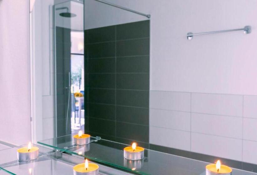 La Collinetta Apartments