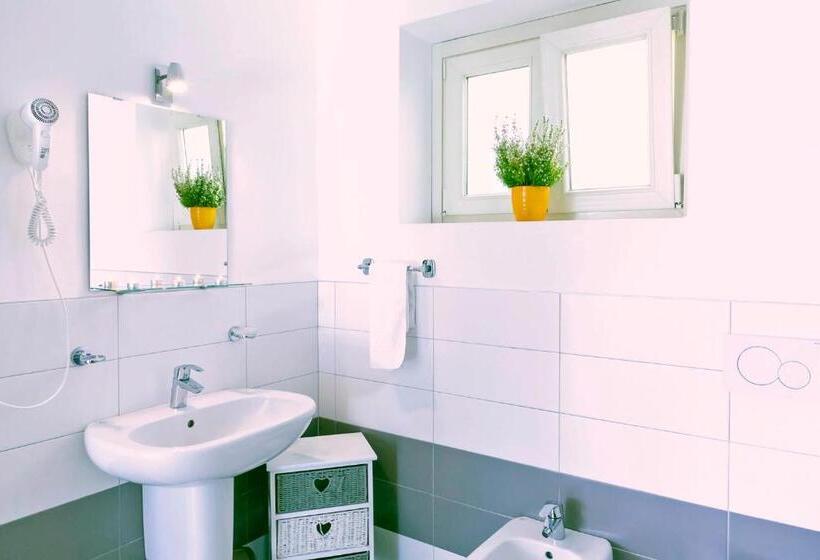 La Collinetta Apartments